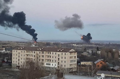 Ukraine War: Russian troops advance on Kyiv